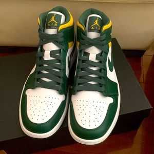 Nike Air Jordan 1 Mid 'Sonics' Men’s Size 10 Pollen Noble Green 554724-371